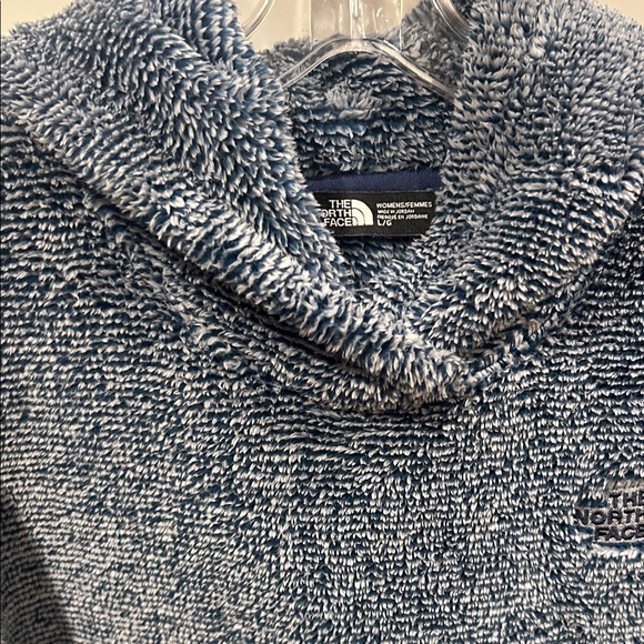 The North Face Textured Gray Hoodie - Picture 8 of 16